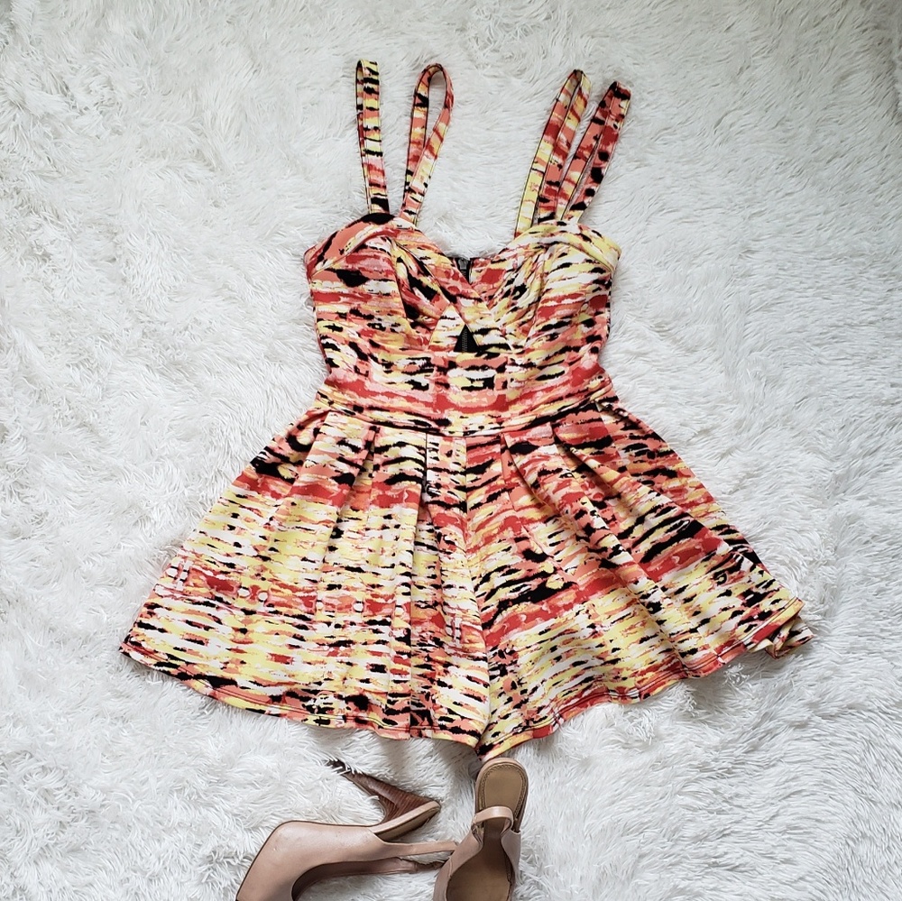 Short pastel dress